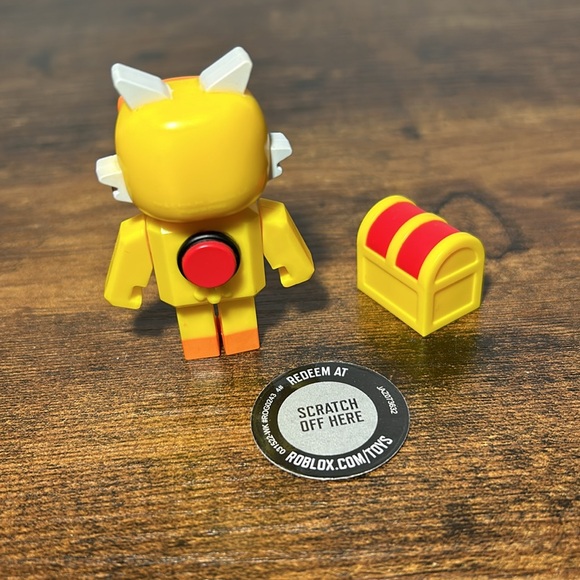 Roblox Celebrity Series 10 Duckie Knittens With Code - Picture 2 of 2